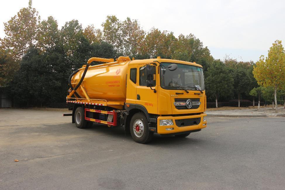多利卡吸污車(chē)-盈通吸糞車(chē)廠(chǎng)家報價(jià)-吸污車(chē)多少錢(qián)